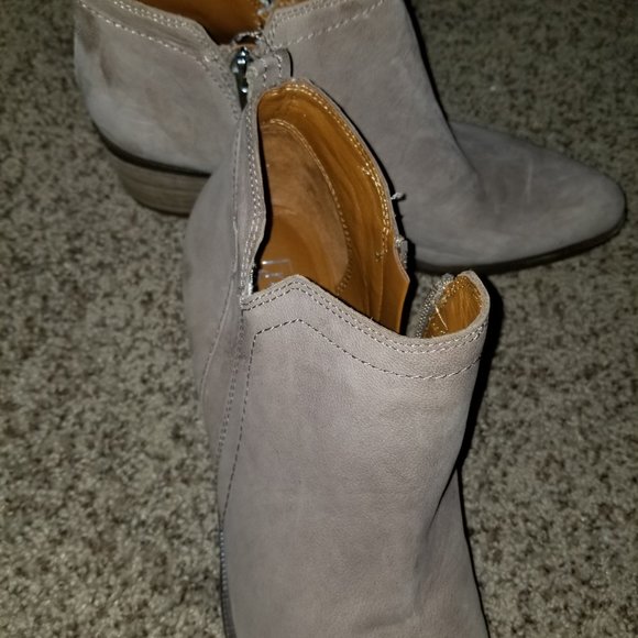 booties - Picture 2 of 4